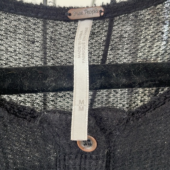FREE PEOPLE BLACK HI/LO TOP - Picture 2 of 7